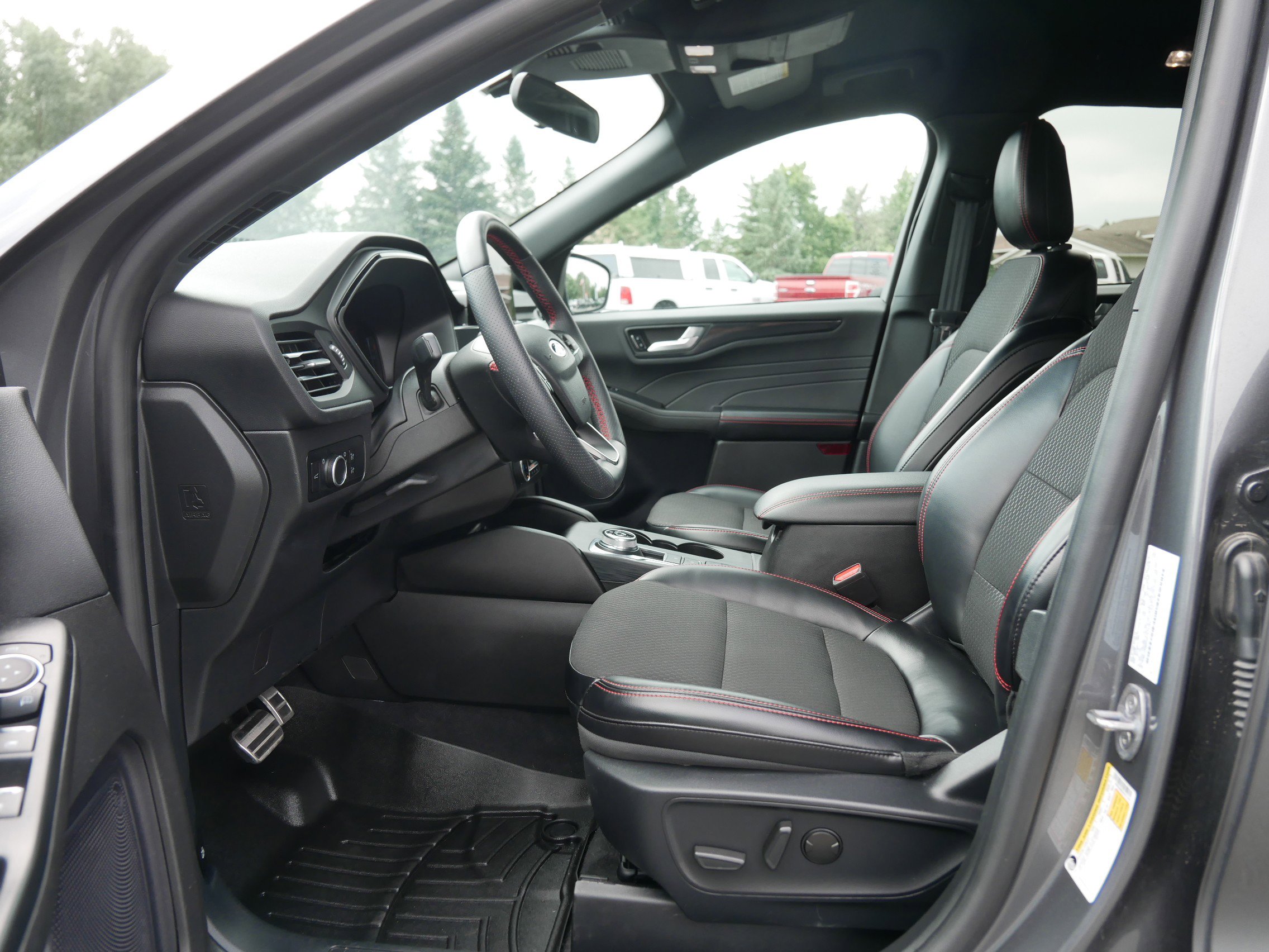 2024 Ford Escape ST-Line photo 5