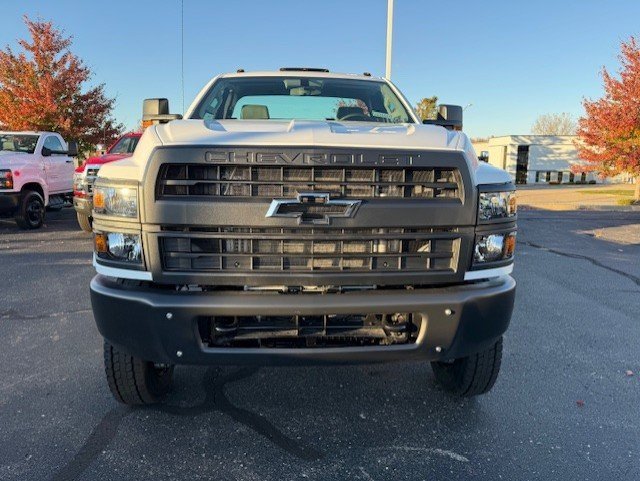 2024 Chevrolet Silverado 5500HD Work Truck photo 3