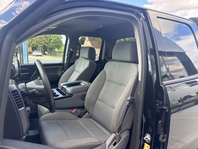 2017 Chevrolet Silverado 1500 Custom photo 8