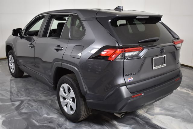 2024 Toyota RAV4 LE photo 3
