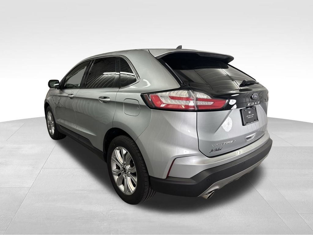 2024 Ford Edge Titanium photo 4
