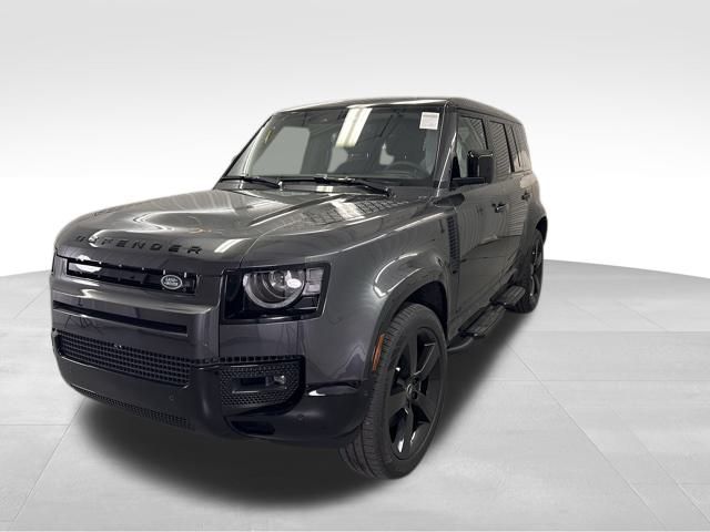 2025 Land Rover Defender V8's photo