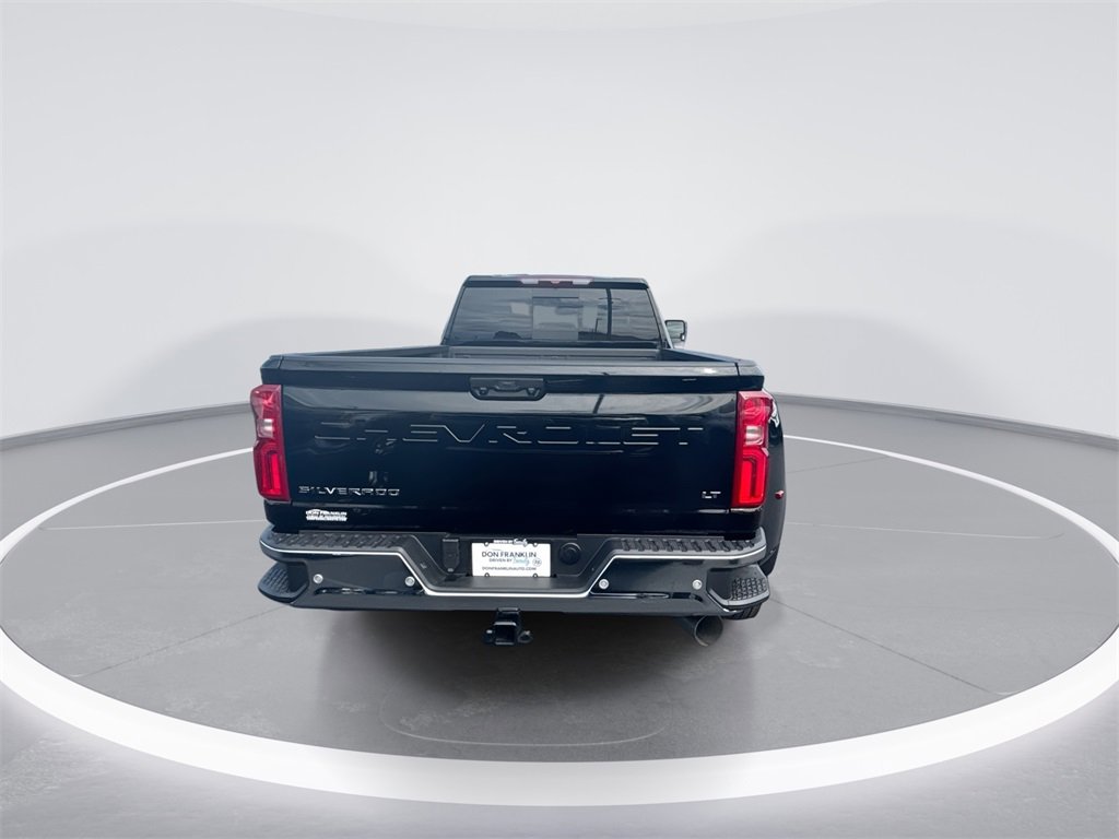 2026 Chevrolet Silverado 3500HD LT photo 4