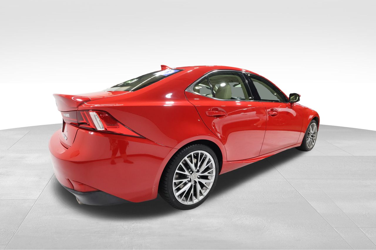 2016 Lexus IS 300 AWD photo 4