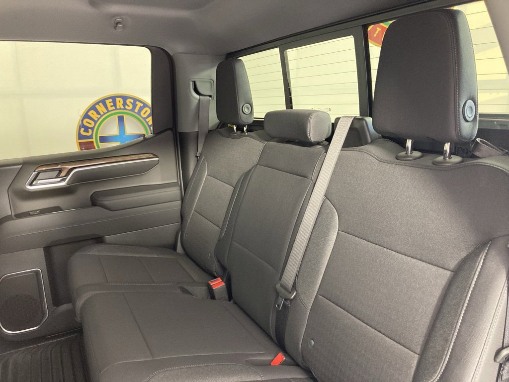 2026 Chevrolet Silverado 1500 LT photo 3