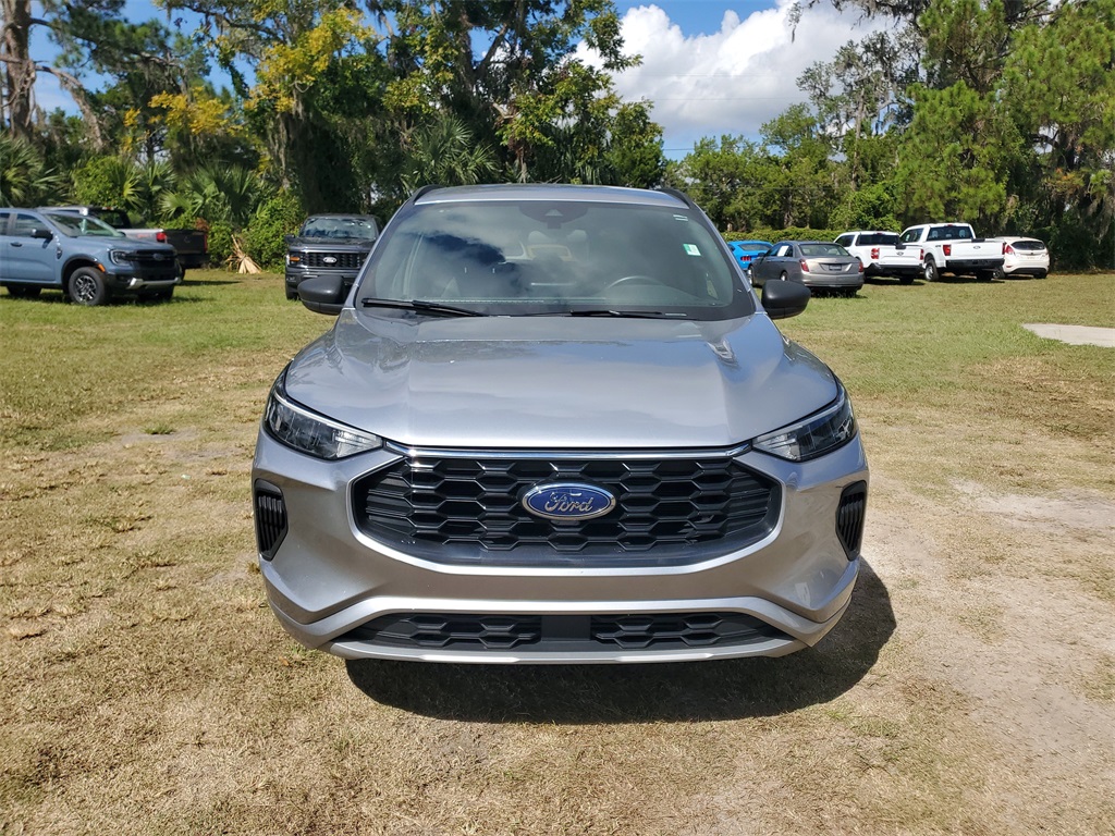2023 Ford Escape ST-Line photo 4