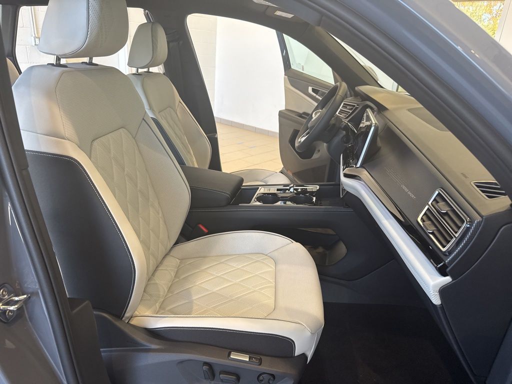 2026 Volkswagen Atlas Cross Sport SEL Premium R-Line photo 13