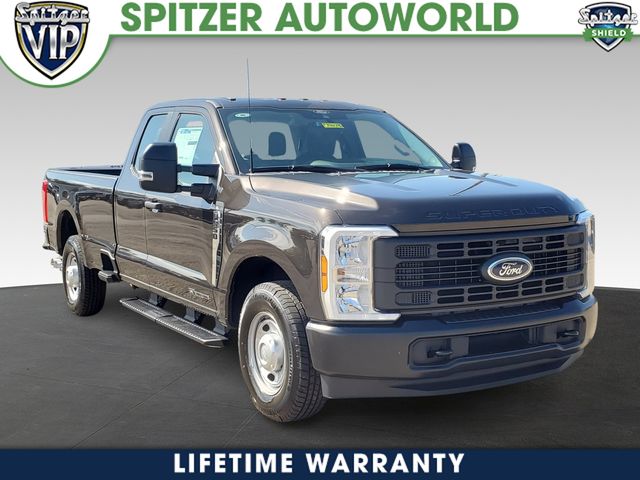 2024 Ford F-350 Super Duty XL's photo