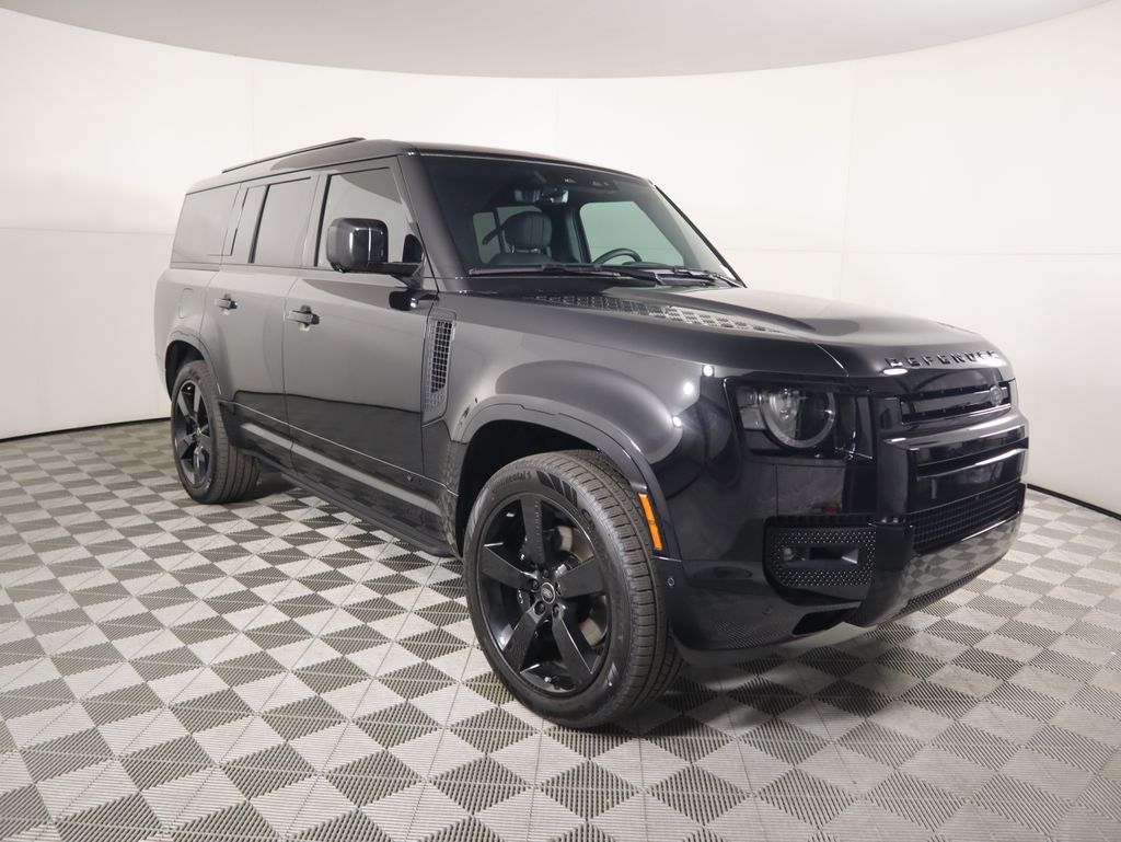 2025 Land Rover Defender 130 V8 photo 3