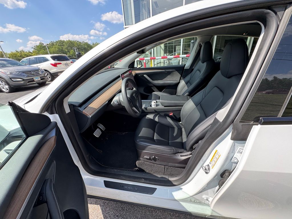 Used 2023 Tesla Model Y Performance with VIN 7SAYGDEFXPF712470 for sale in Barrington, IL