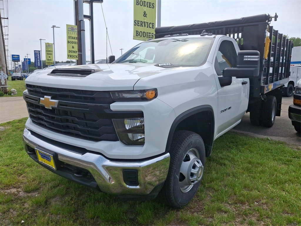2024 Chevrolet Silverado 3500HD Work Truck photo 2