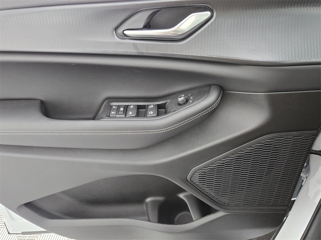 2025 Jeep Grand Cherokee Laredo photo 13