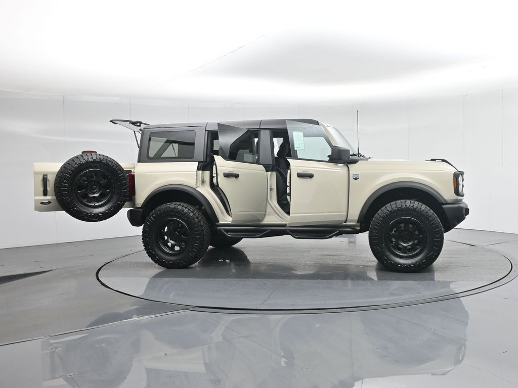 2025 Ford Bronco Big Bend photo 3