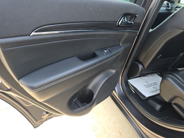 2021 Jeep Grand Cherokee Anniversary Edition photo 21