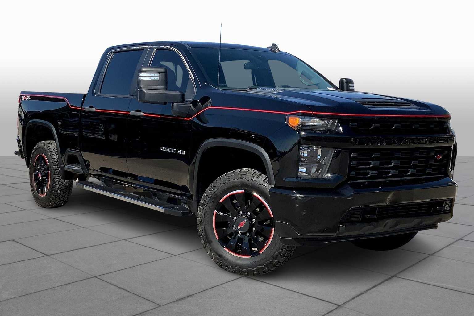 2022 Chevrolet Silverado 2500HD Custom photo 2
