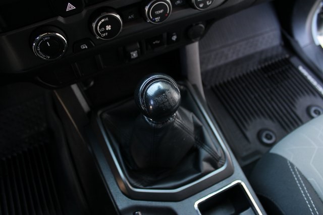 2020 Toyota Tacoma TRD Off-Road photo 24