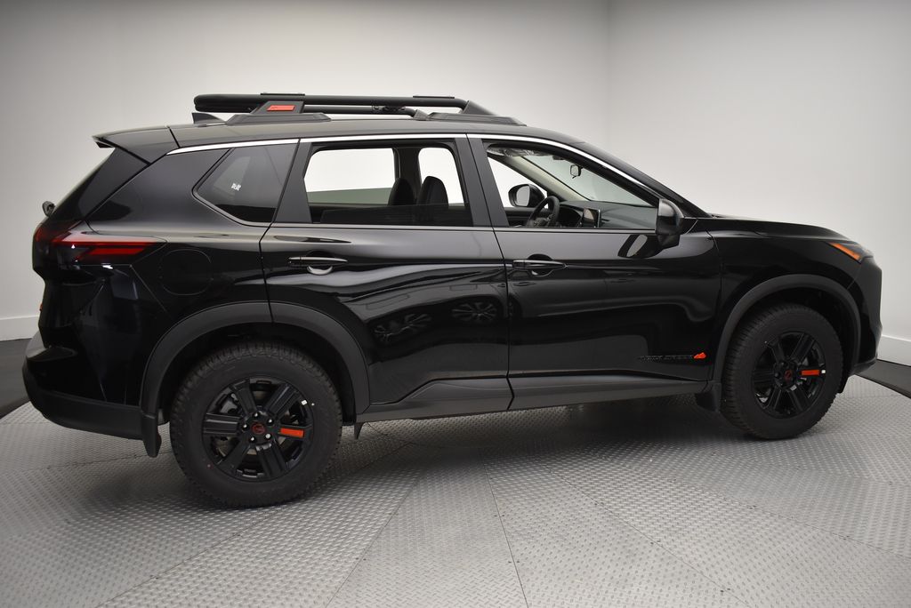 2026 Nissan Rogue SV photo 4