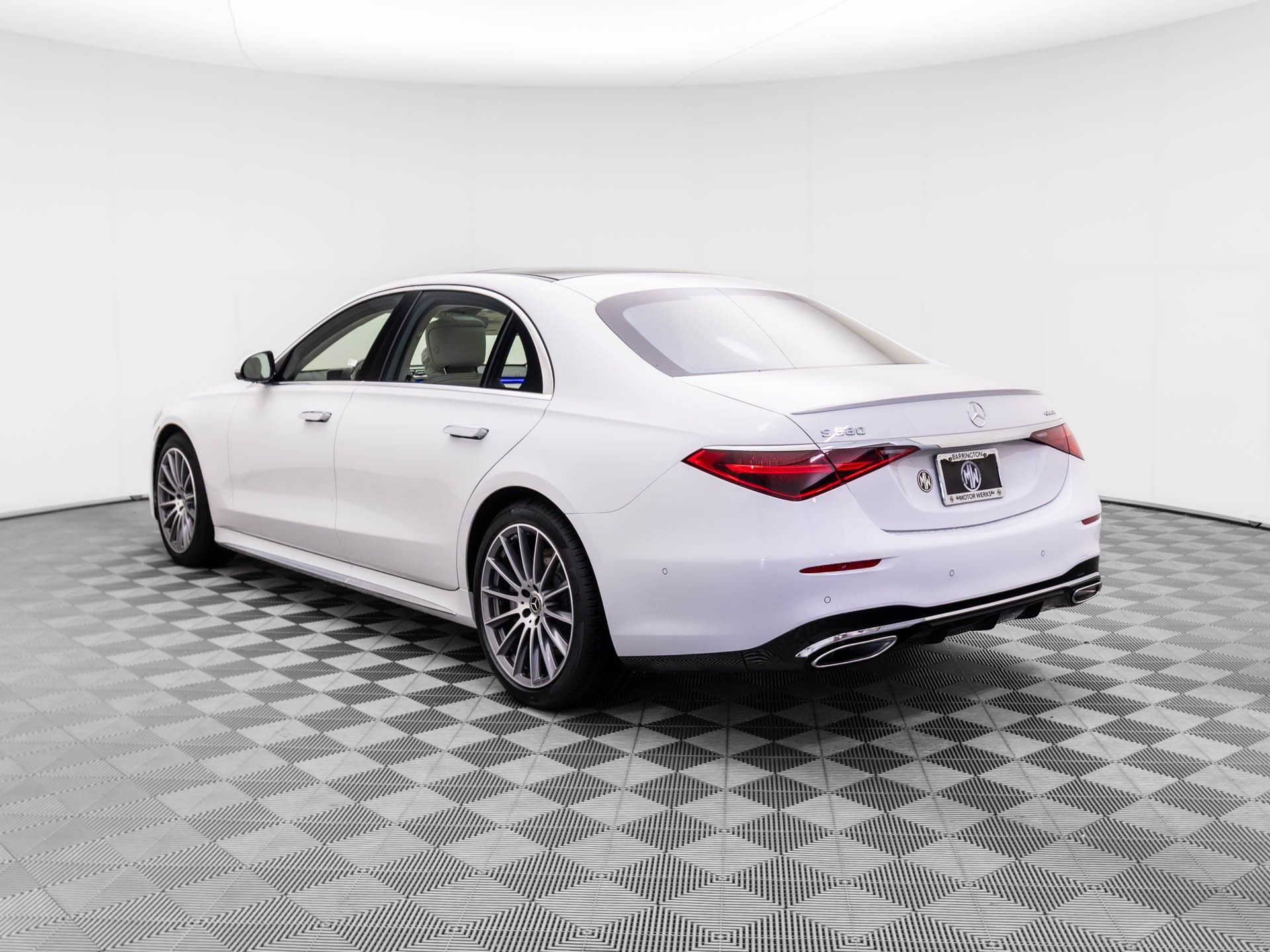 2025 Mercedes Benz S 450 580 4MATIC photo 3