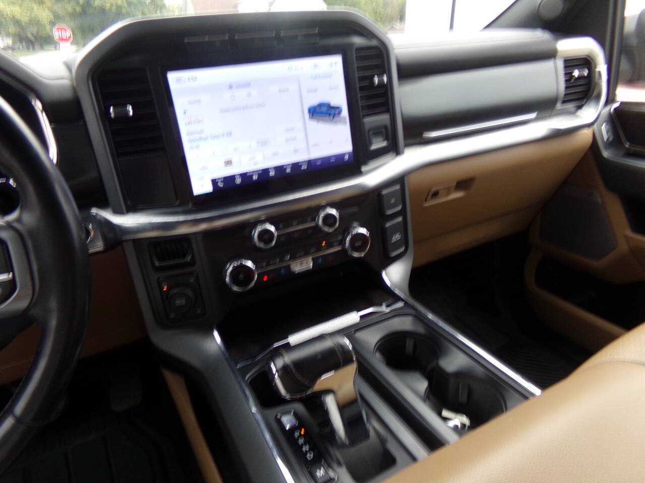 2022 Ford F-150 Lariat photo 18