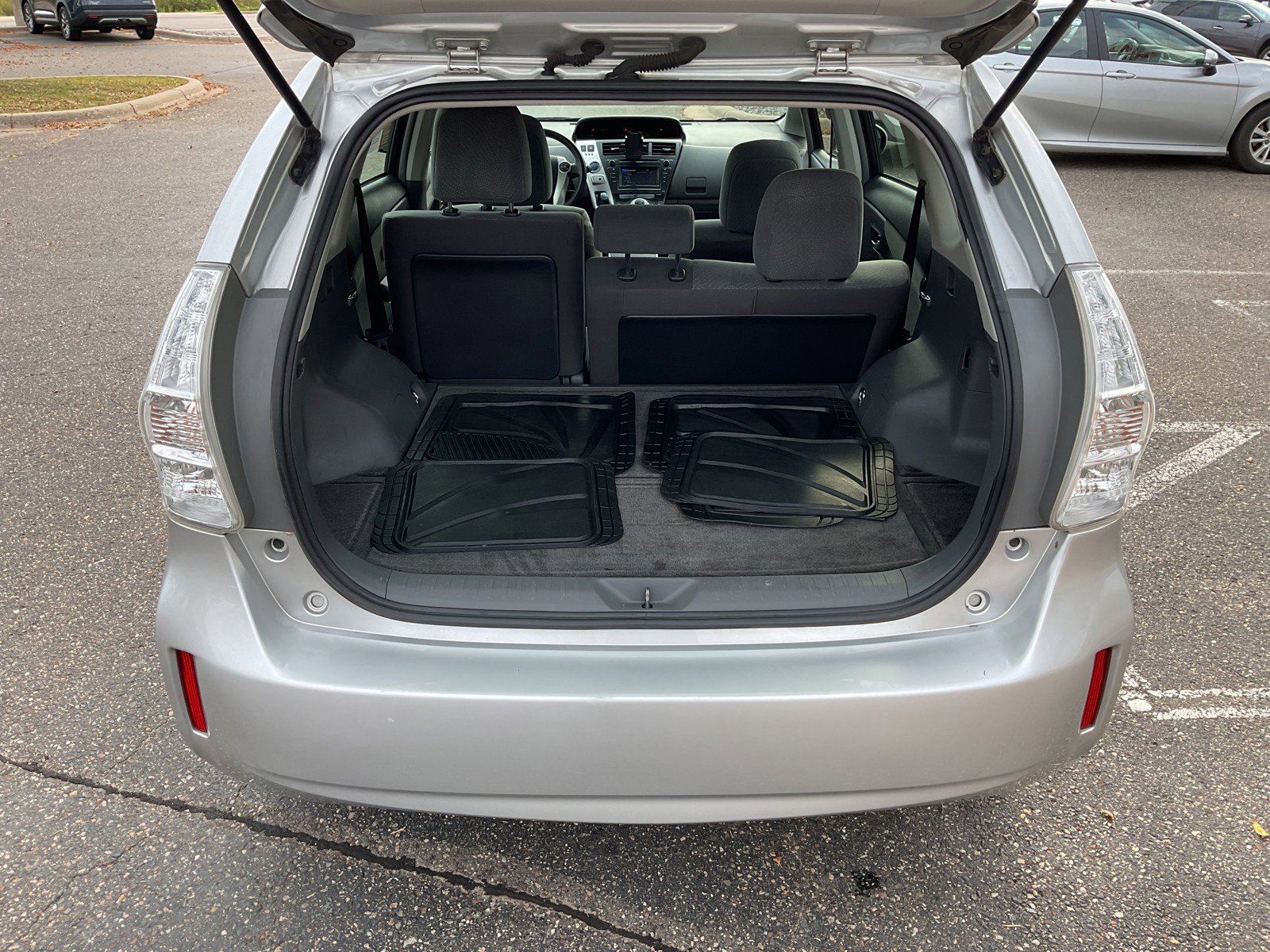 2012 Toyota Prius V Two photo 20