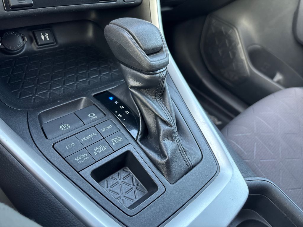 2019 Toyota RAV4 XLE photo 36