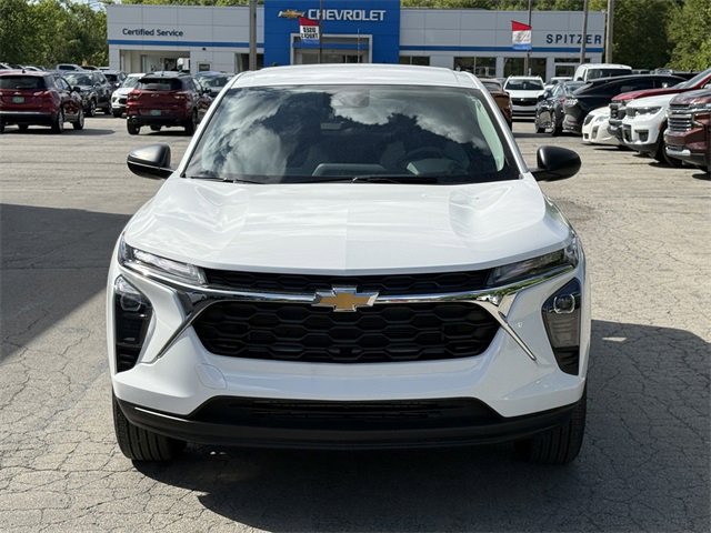 2024 Chevrolet Trax LS photo 12