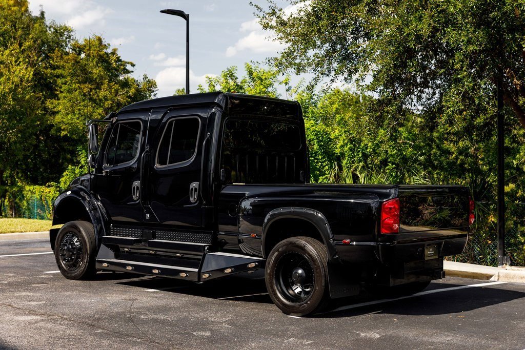 2010 Freightliner M2 106 Sport Chassis photo 3
