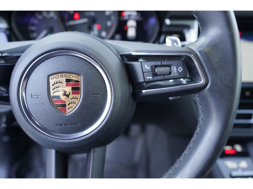 2022 Porsche Macan Base photo 13