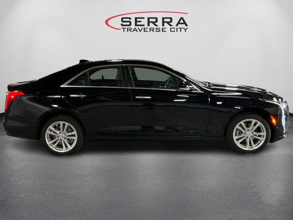 2022 Cadillac CT4 Luxury photo 4