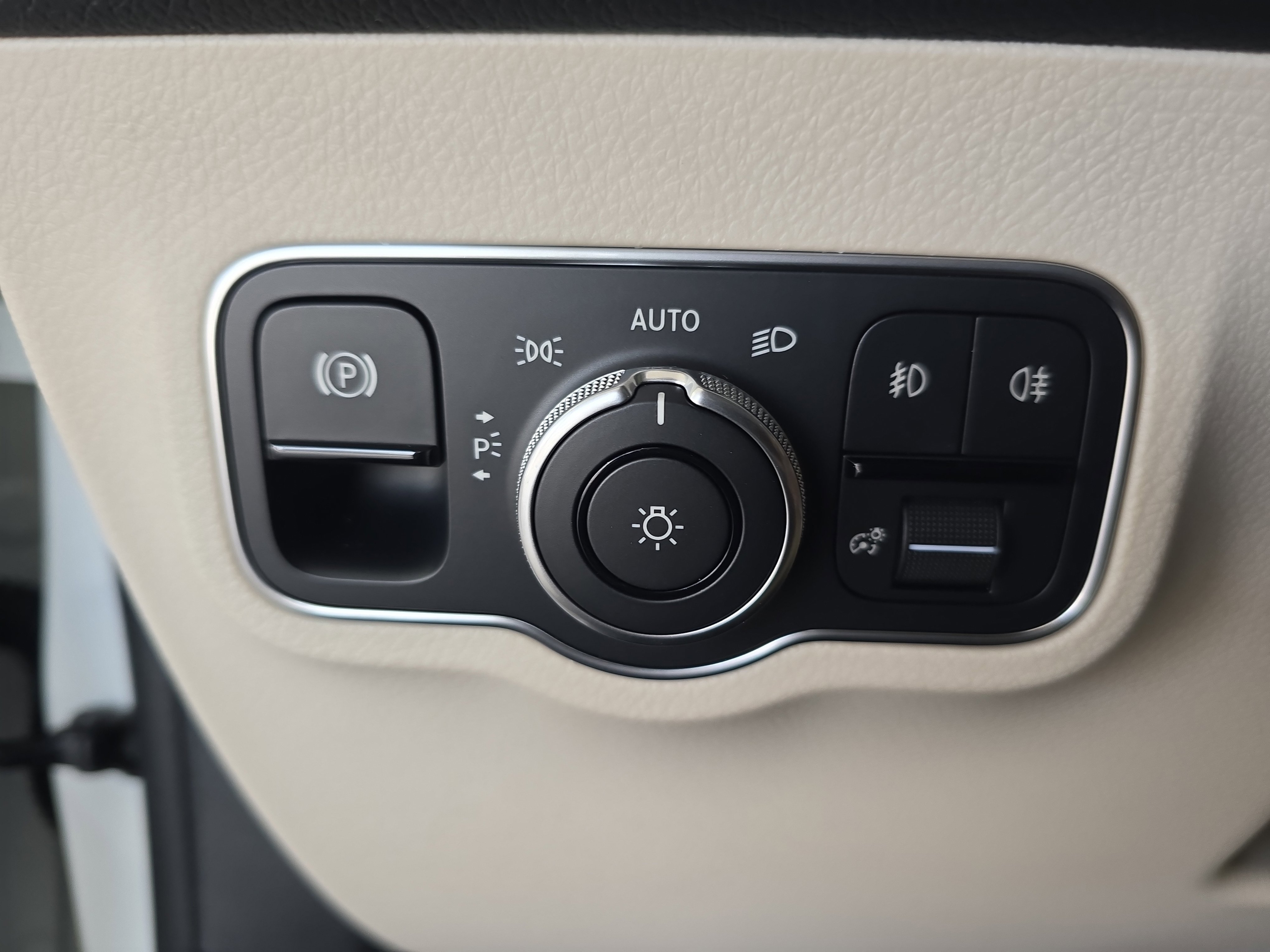 2026 Mercedes Benz GLB 250 photo 11