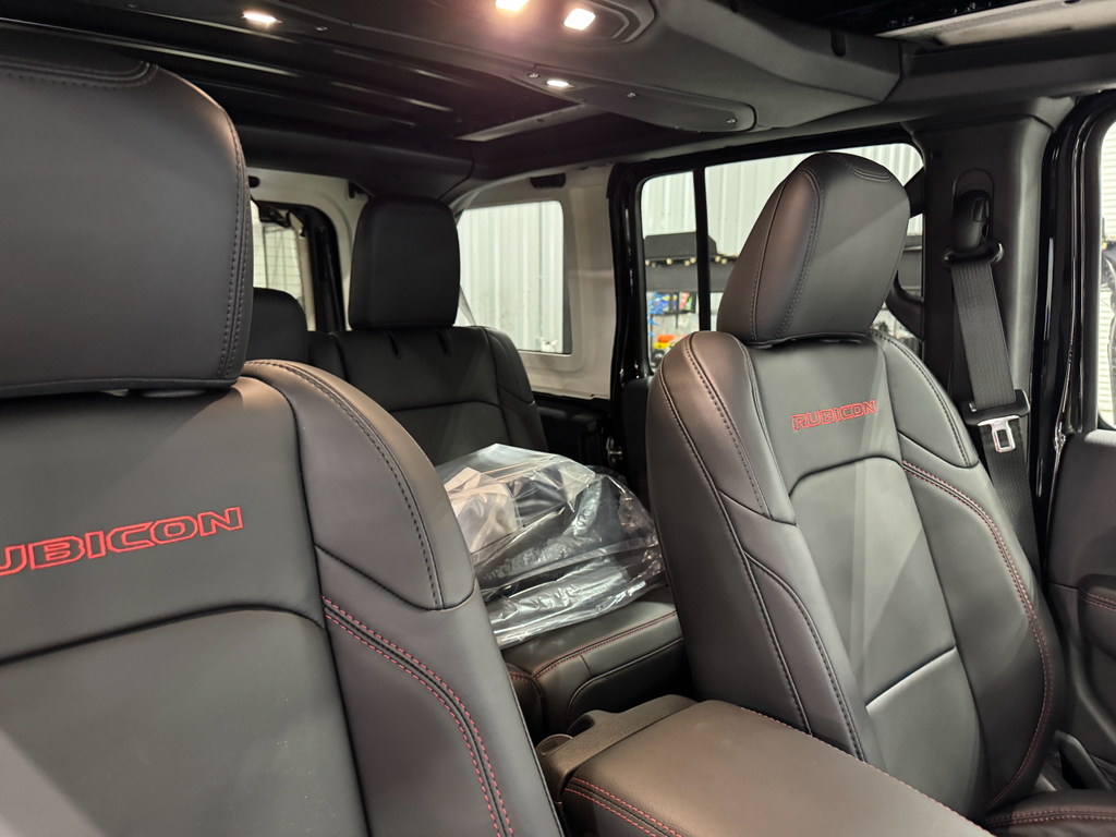 2025 Jeep Wrangler Rubicon X photo 17