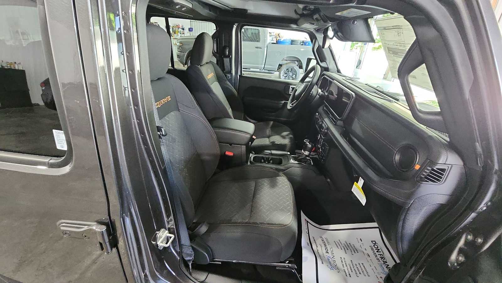 2025 Jeep Gladiator Mojave photo 27