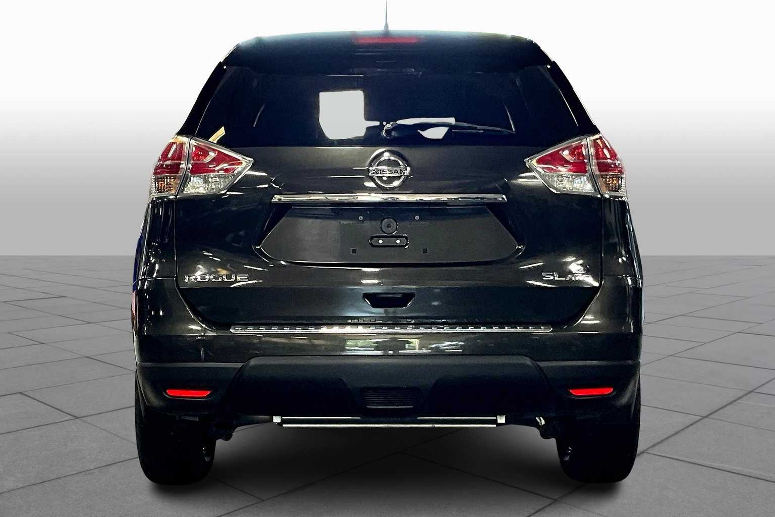 2015 Nissan Rogue SL photo 4