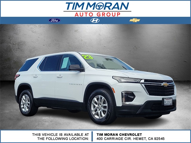2023 Chevrolet Traverse LS photo 2