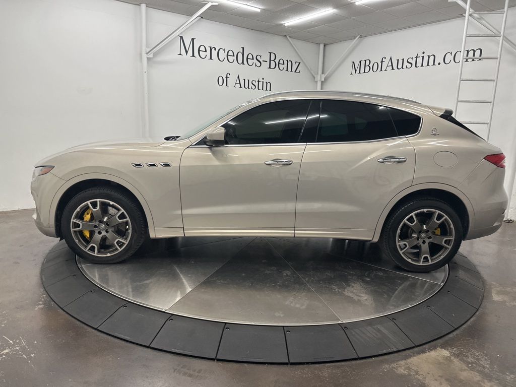 2017 Maserati Levante S photo 4