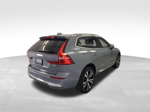 2023 Volvo XC60 B5 Plus photo 4