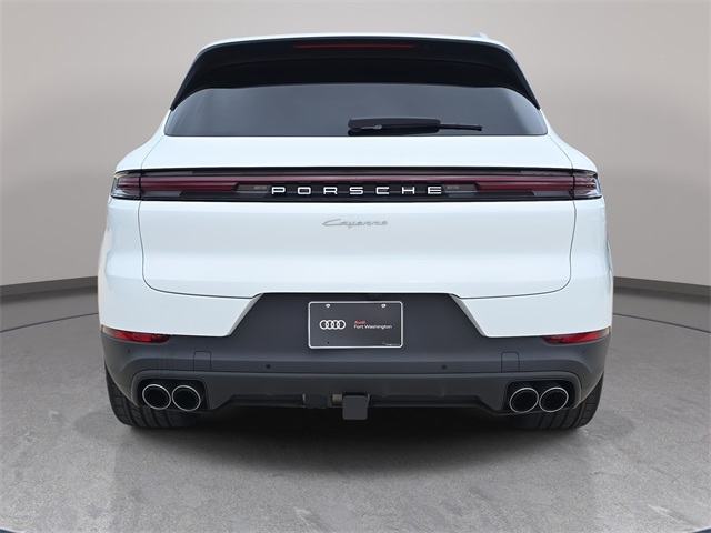 2025 Porsche Cayenne Base photo 5
