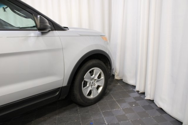 2013 Ford Explorer Base photo 28