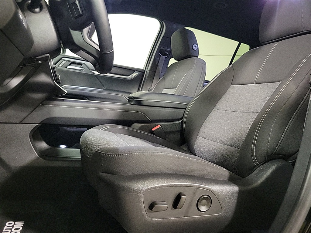 2025 GMC ACADIA - Image 12