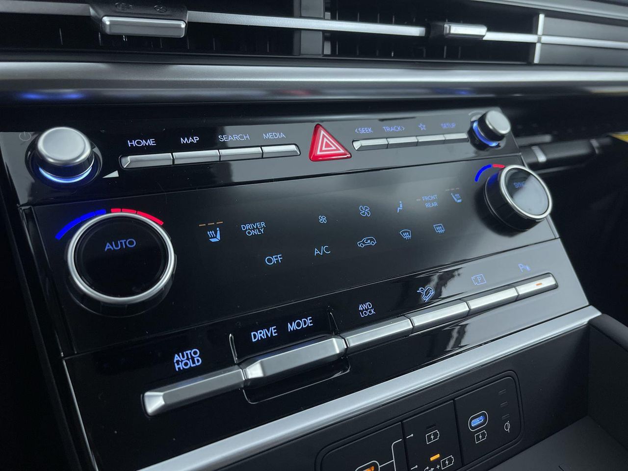 2026 Hyundai Santa Fe SEL photo 21