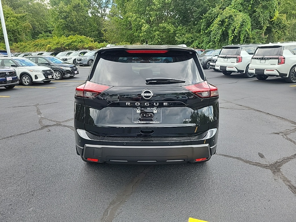2026 Nissan Rogue SV photo 4