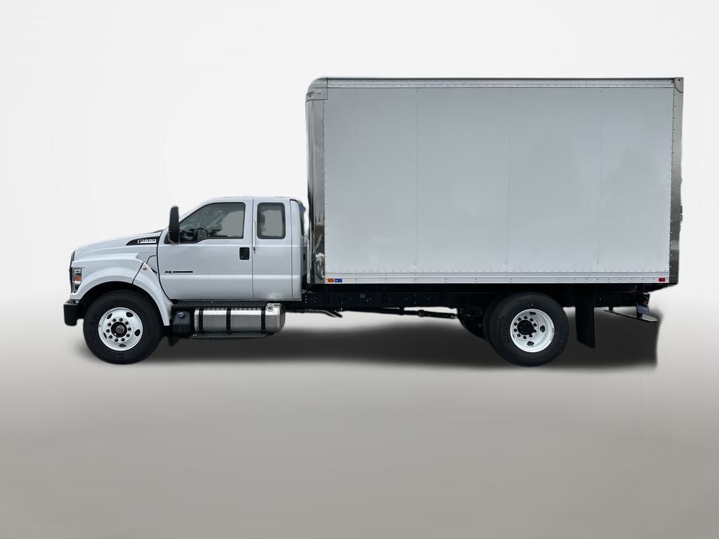 2026 Ford F-650 photo 2