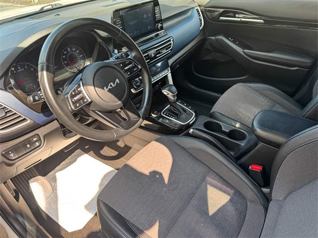 2023 Kia Seltos S photo 13