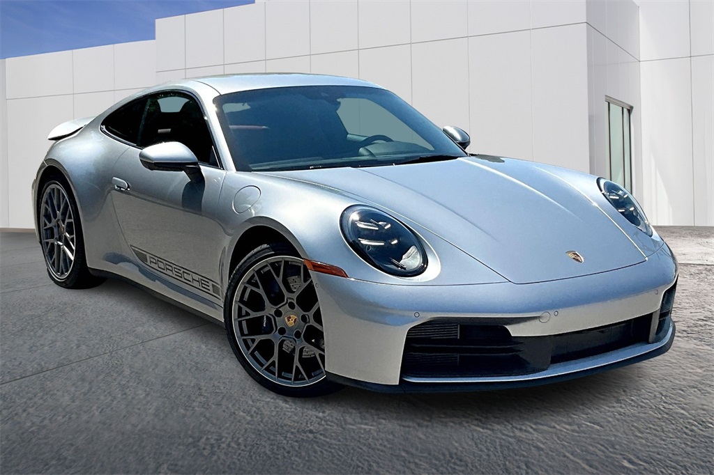 2025 Porsche 911 photo 9