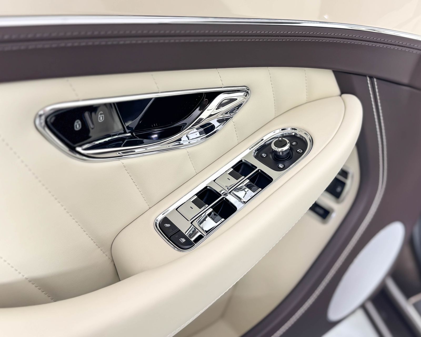 2024 Bentley Continental GTC photo 14