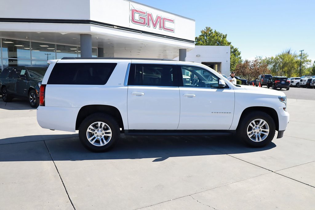 2019 Chevrolet Suburban LT photo 7