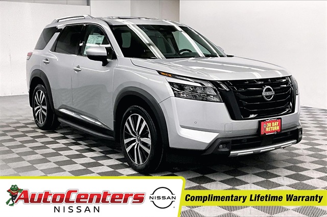 2025 Nissan Pathfinder Platinum's photo