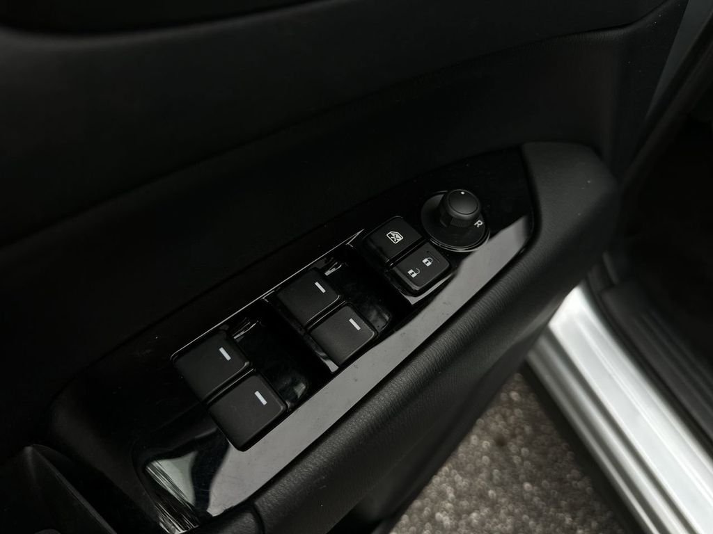 2022 Mazda CX-5 2.5 S Preferred photo 17