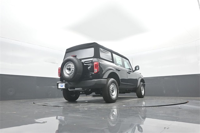2025 Ford Bronco Base photo 32