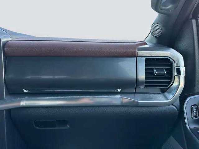 2023 Ford F-150 Lariat photo 11